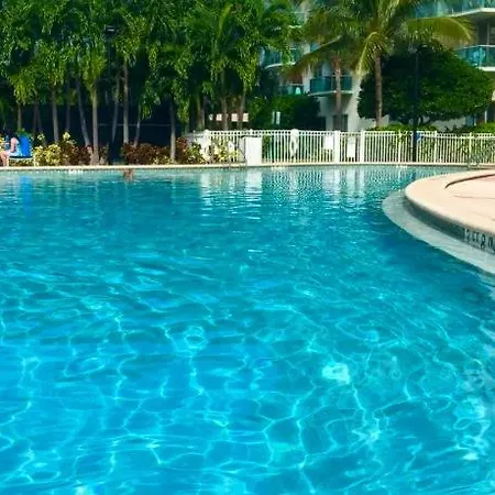 Sunny Isles Beach Spacious Apartment
